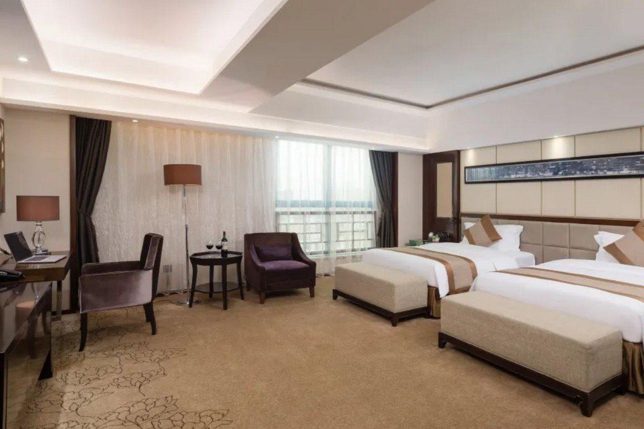 Maoming International Hotel Екстериор снимка
