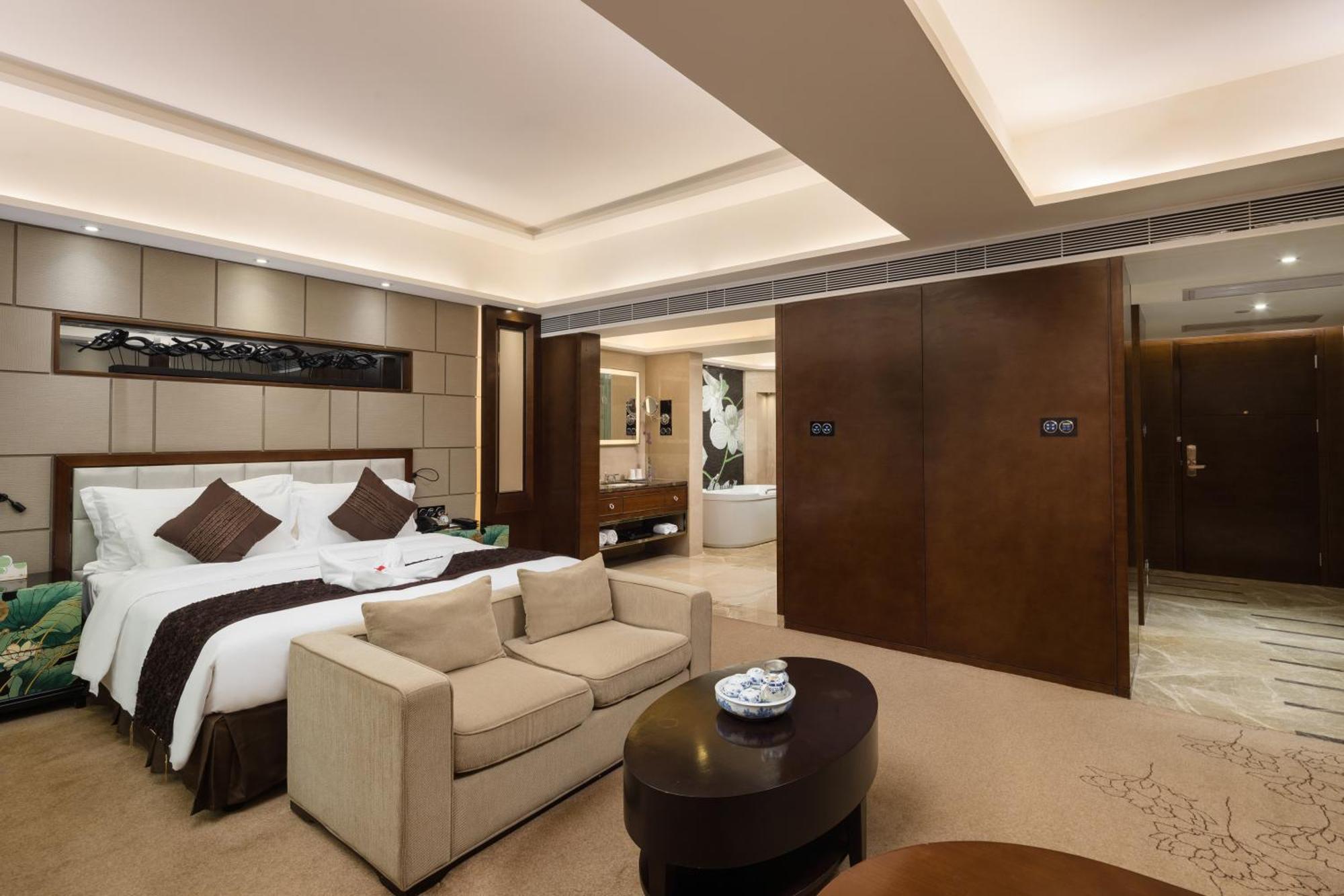 Maoming International Hotel Екстериор снимка